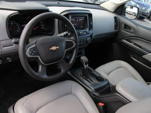 Used 2022 Chevrolet Colorado W/T w/ WT Convenience Package AWD/4WD image 4