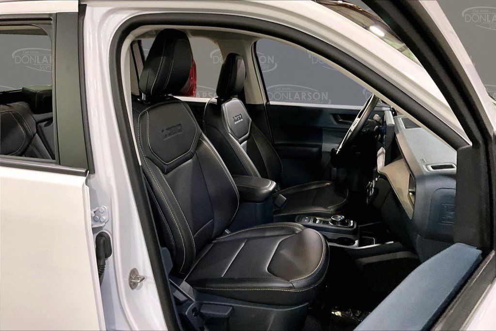 Used 2025 Ford Maverick Lobo AWD/4WD image 19