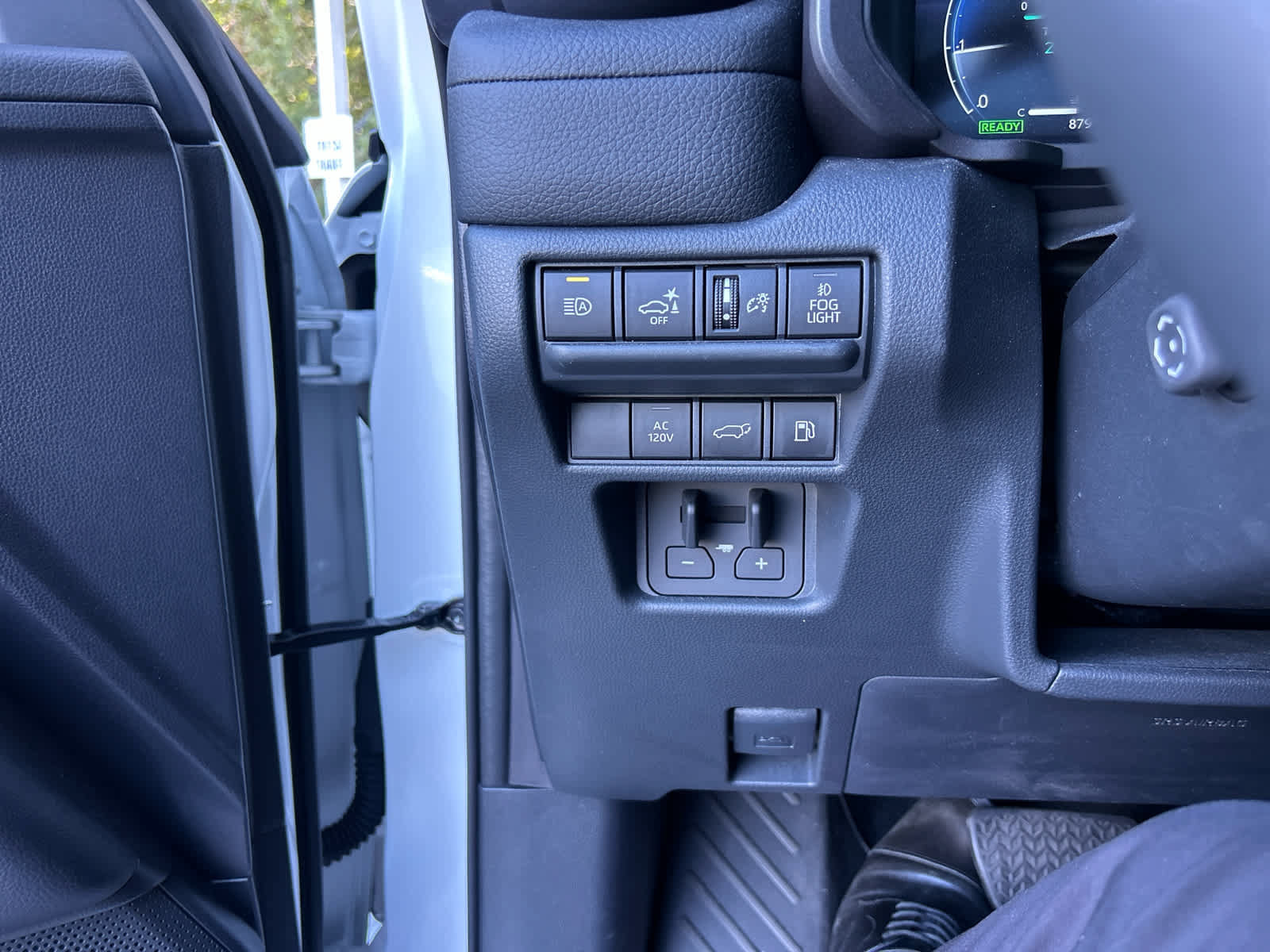 Used 2025 Toyota Land Cruiser w/ Premium Package AWD/4WD image 17