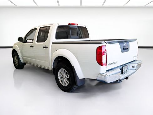Used 2018 Nissan Frontier SV AWD/4WD image 6