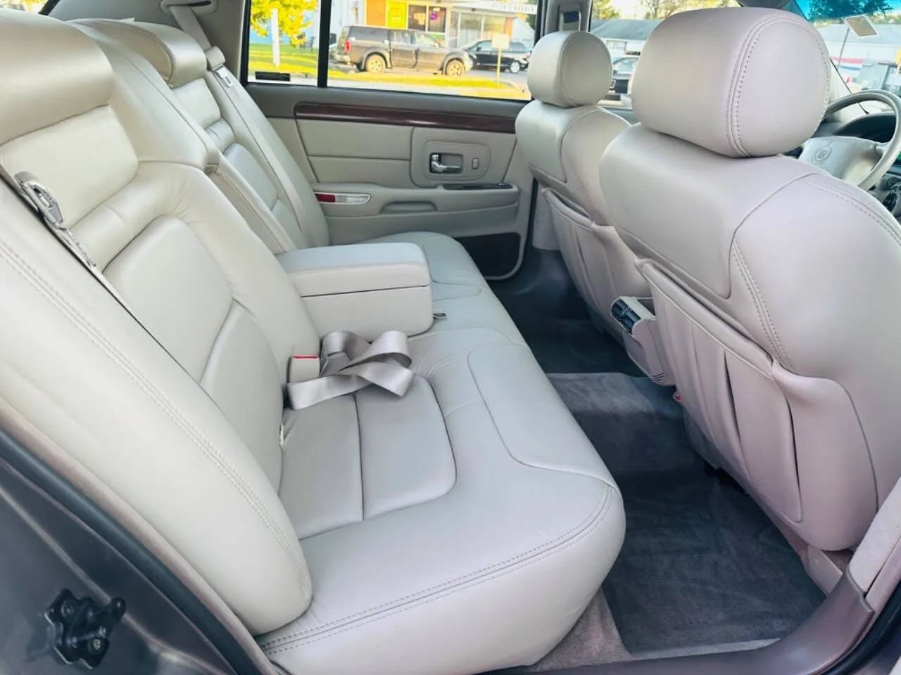 Used 1998 Cadillac De Ville FWD image 34