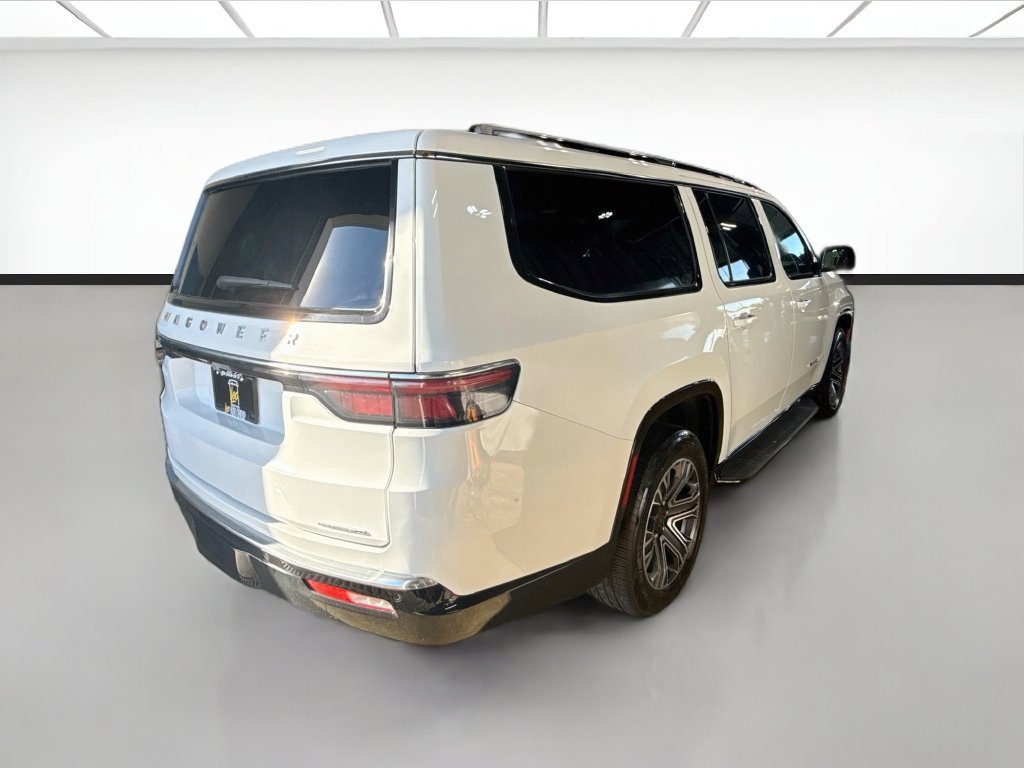 Used 2024 Jeep Wagoneer L Series II w/ Flexible Seating Group AWD/4WD image 6