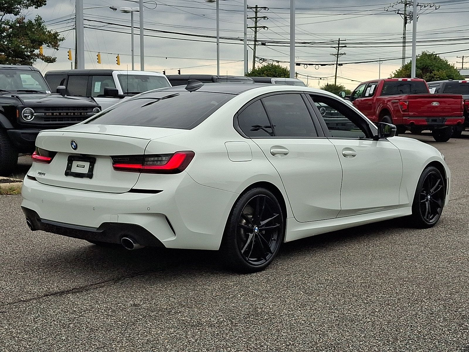 Used 2022 BMW 330i xDrive Sedan w/ M Sport Package AWD/4WD image 11