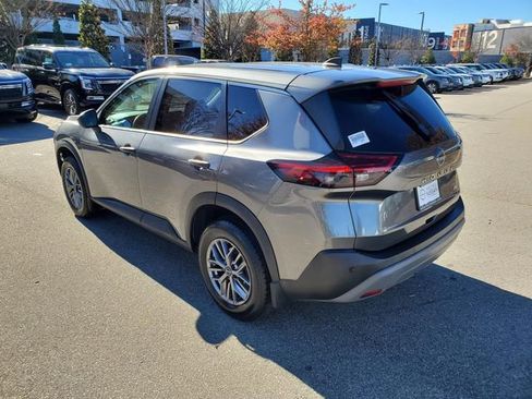 Used 2022 Nissan Rogue S image 5