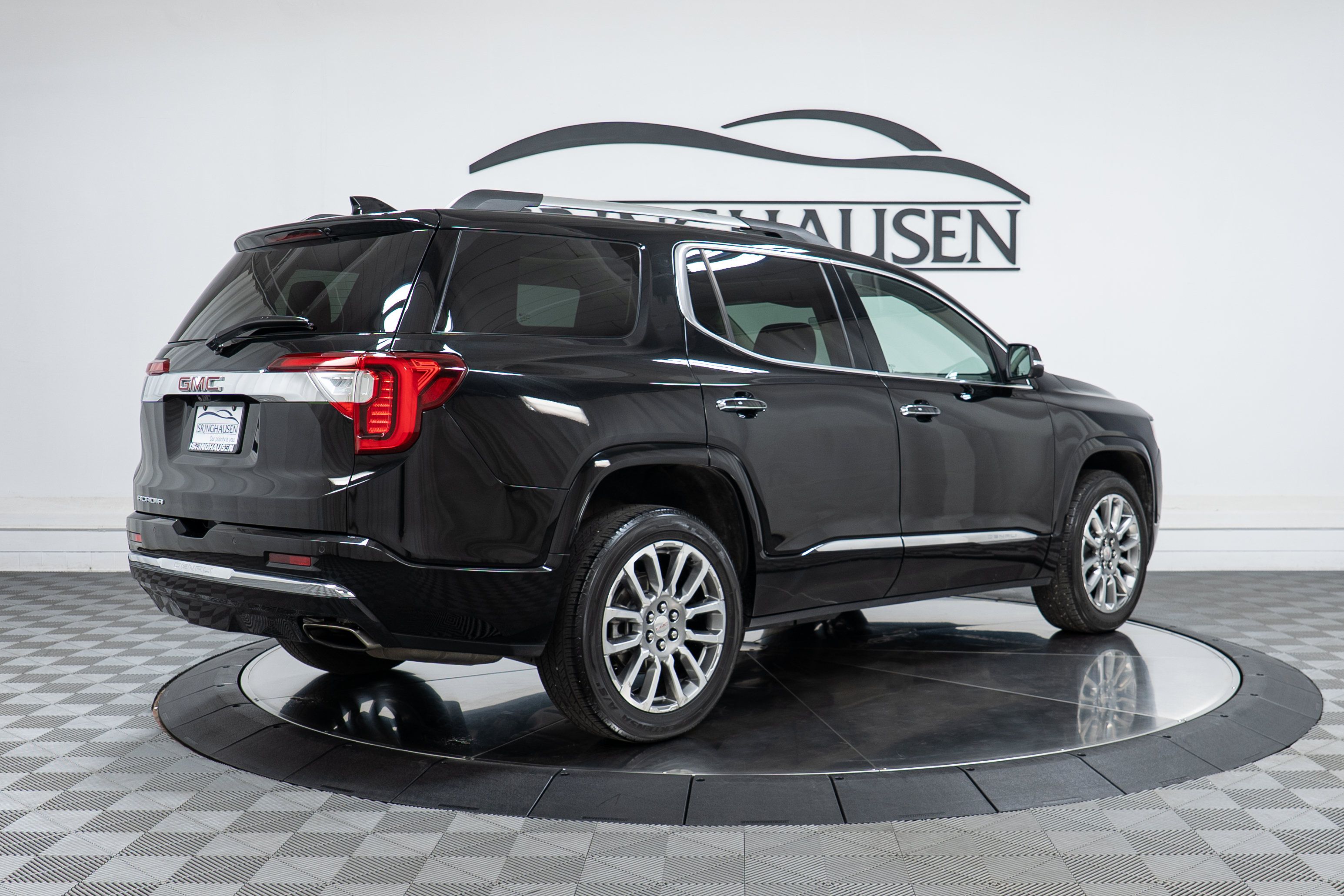 Used 2023 GMC Acadia Denali w/ Denali Ultimate Package FWD image 5