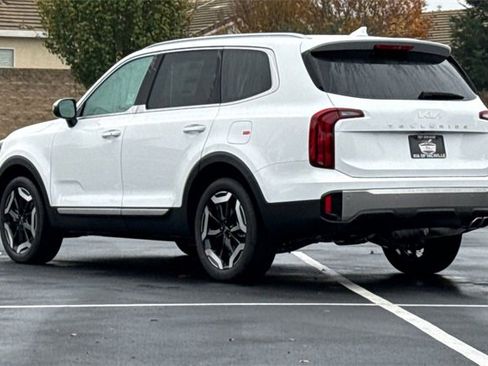 New 2025 Kia Telluride S image 7
