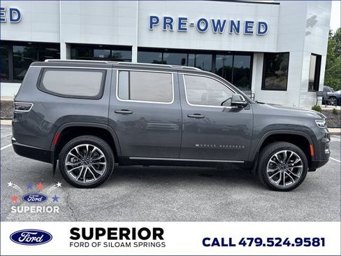 Used 2022 Jeep Grand Wagoneer Series III AWD/4WD image 2
