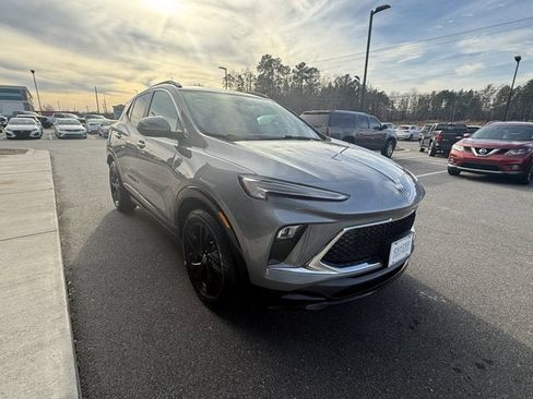 Used 2024 Buick Encore GX Sport Touring w/ Comfort Package image 8