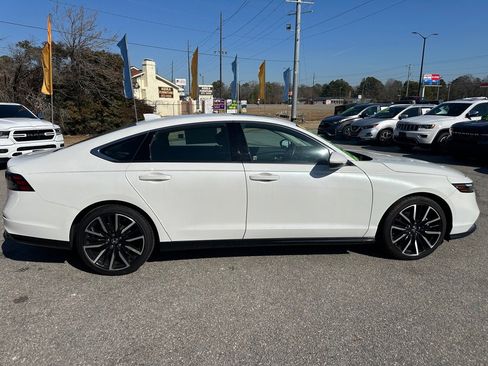 Used 2024 Honda Accord Touring image 6