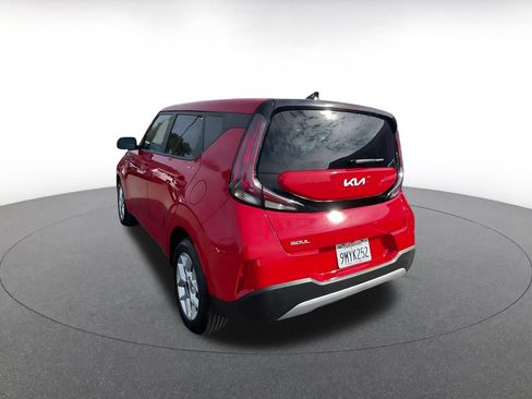 Used 2025 Kia Soul LX w/ LX Technology Package image 11