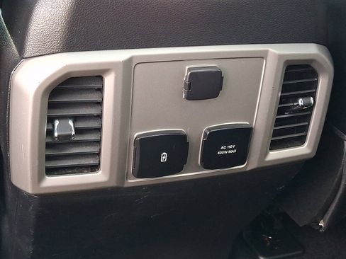 Used 2019 Ford F150 Lariat AWD/4WD image 11