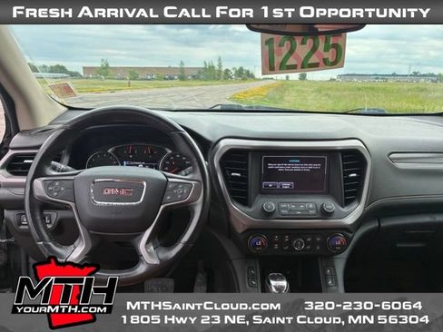Used 2017 GMC Acadia SLT w/ LPO, Floor Liner Package AWD/4WD image 11