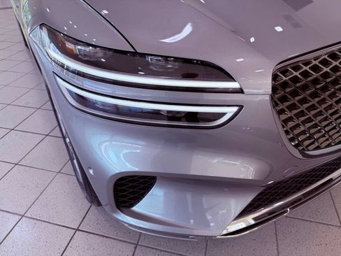 Used 2022 Genesis GV70 2.5T w/ Advanced Package AWD/4WD image 18