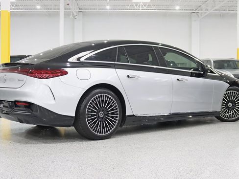 Used 2022 Mercedes-Benz EQS 580 4MATIC Sedan image 9