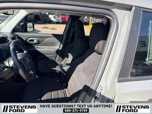 Used 2022 Jeep Renegade Latitude w/ Convenience Group AWD/4WD image 14
