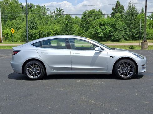 Used 2018 Tesla Model 3 Mid Range RWD image 25