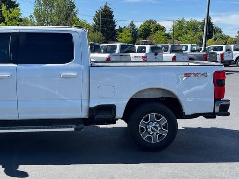 Used 2023 Ford F250 Lariat w/ FX4 Off-Road Package AWD/4WD image 5