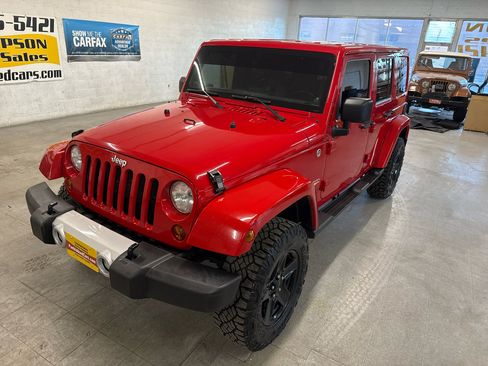 Used 2013 Jeep Wrangler Unlimited Sahara w/ Connectivity Group image 97