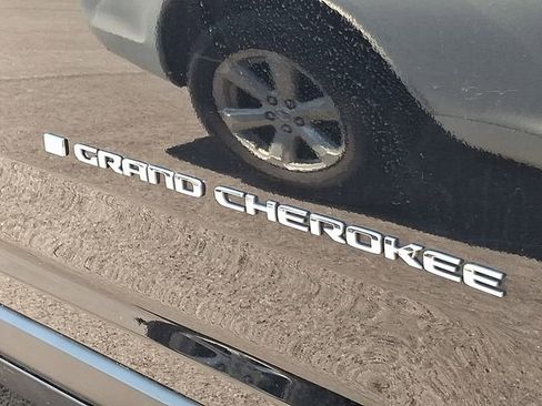 Used 2022 Jeep Grand Cherokee L Limited AWD/4WD image 10