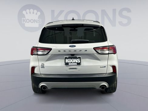 Used 2020 Ford Escape SE image 5