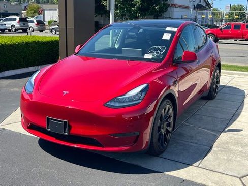 Used 2021 Tesla Model Y Long Range AWD/4WD image 3