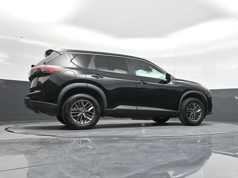 Used 2024 Nissan Rogue S image 43