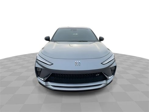 Certified 2024 Buick Envista Sport Touring w/ Convenience I Package image 3