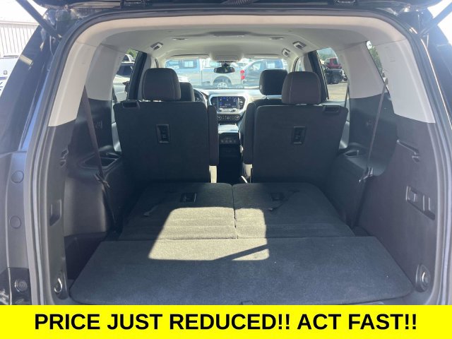 Used 2023 GMC Acadia SLE FWD image 12