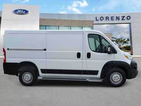 Used 2025 RAM ProMaster 2500 w/ U-Haul Equipment Group FWD image 4