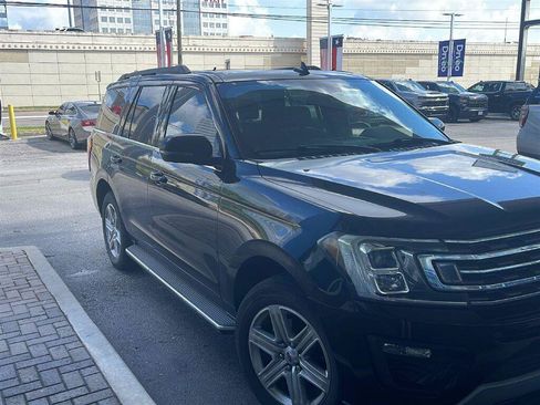 Used 2019 Ford Expedition XLT w/ Equipment Group 202A RWD image 3