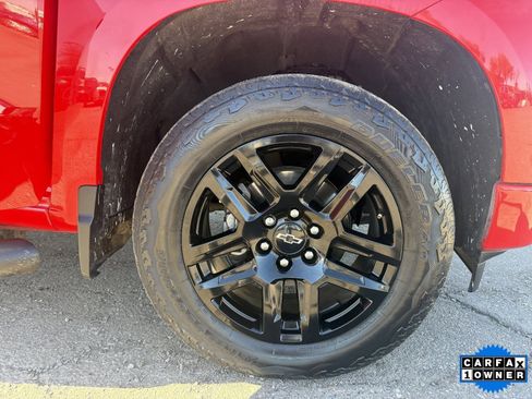 Used 2024 Chevrolet Silverado 1500 Custom w/ Turbomax Blackout Package image 10