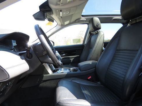 Used 2020 Land Rover Discovery Sport S AWD/4WD image 10