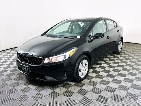 Used 2018 Kia Forte LX w/ LX Popular Package FWD image 3