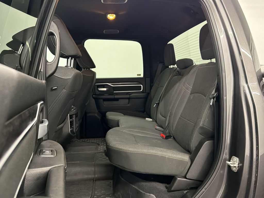 Used 2024 RAM 3500 Big Horn w/ Night Edition AWD/4WD image 22