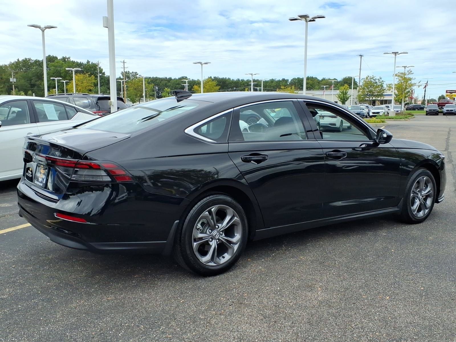 Used 2024 Honda Accord EX image 12