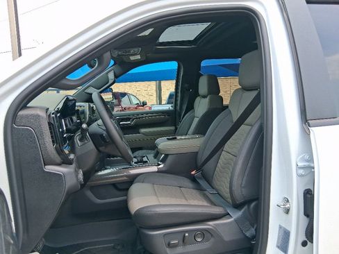 New 2026 Chevrolet Silverado 2500 ZR2 w/ LPO, Dark Essentials Package AWD/4WD image 17