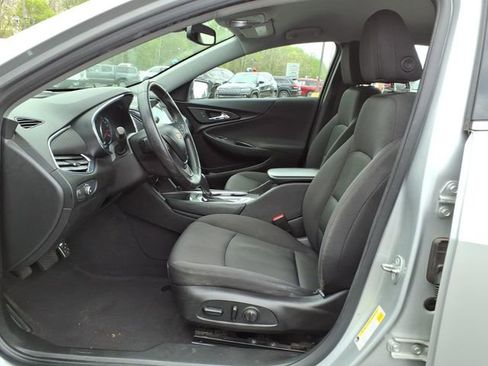 Used 2017 Chevrolet Malibu LT FWD image 13