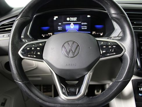 Used 2022 Volkswagen Tiguan SE R-Line image 14