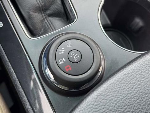 Used 2016 Ford Explorer XLT w/ Equipment Group 202A image 27