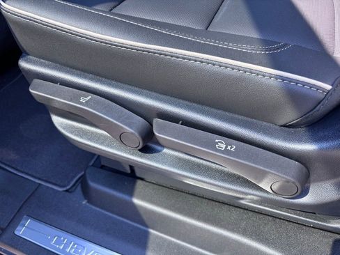 New 2025 Chevrolet Suburban Premier w/ Sun And Tow Package image 41