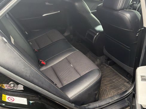 Used 2014 Toyota Camry SE FWD image 9