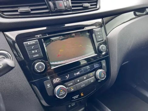 Used 2021 Nissan Rogue Sport SV FWD image 45