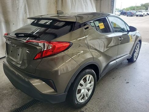 Used 2021 Toyota C-HR LE FWD image 6
