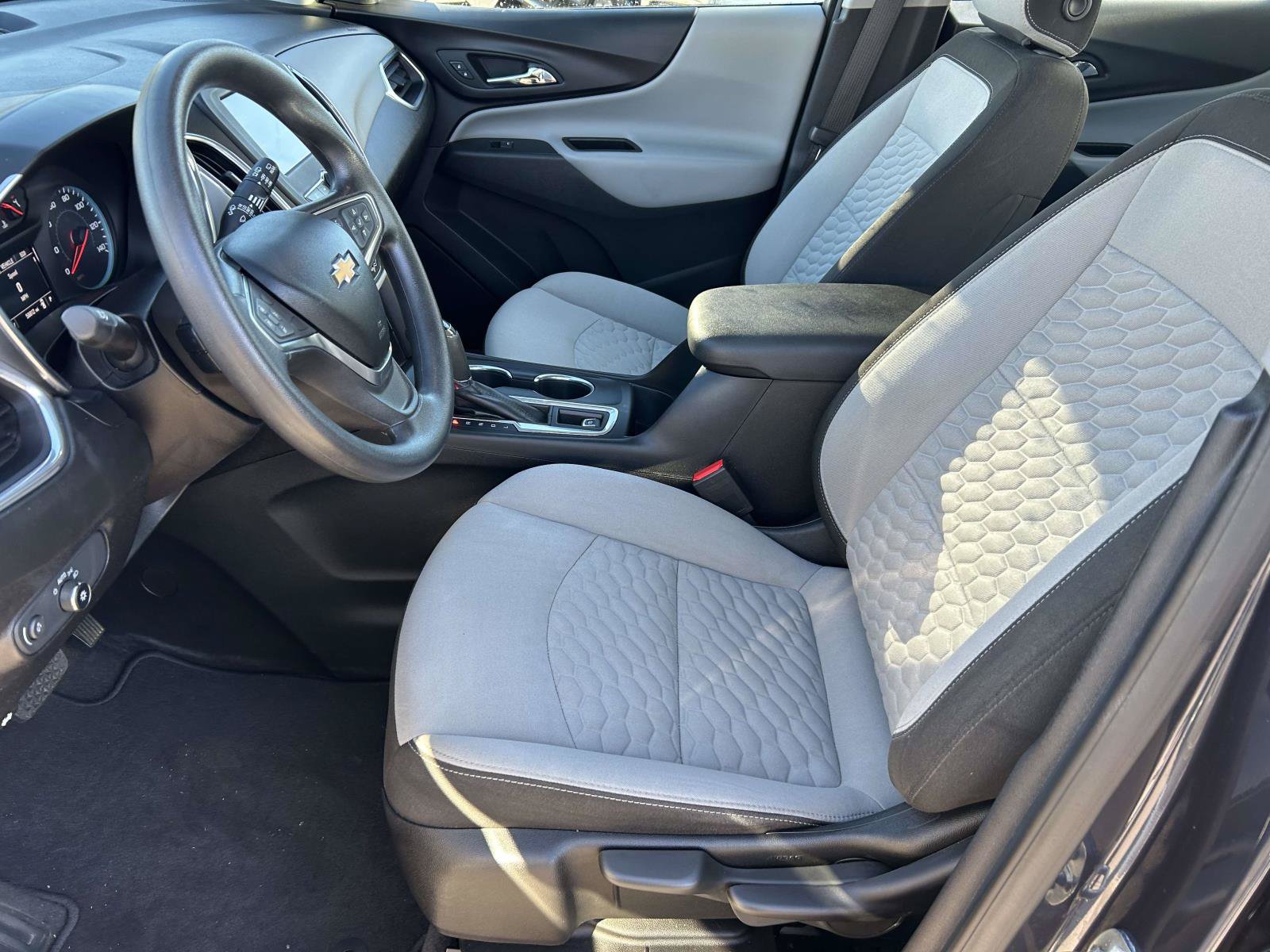 Used 2018 Chevrolet Equinox LS FWD image 16