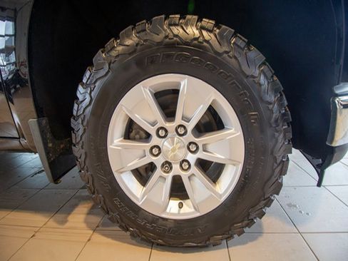 Used 2019 Chevrolet Silverado 1500 LT w/ All-Star Edition image 27