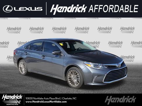 Used 2017 Toyota Avalon Limited image 1