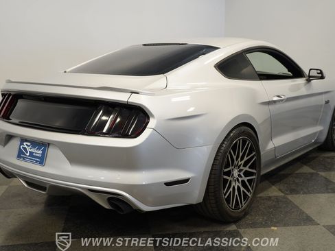 Used 2015 Ford Mustang GT RWD image 12