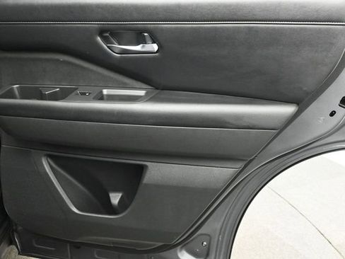 Used 2022 Nissan Pathfinder SL image 17