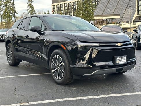 New 2025 Chevrolet Blazer EV LT image 7