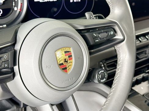 Used 2022 Porsche 911 Carrera image 18